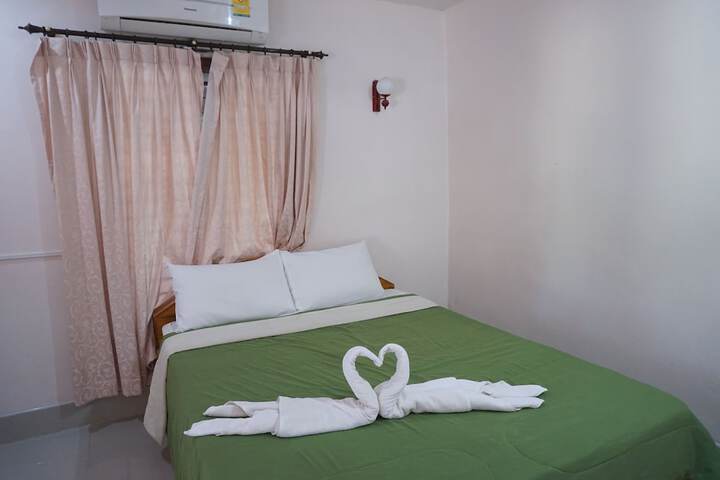 Room 4 of 35