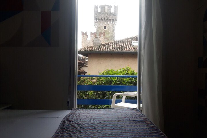 Room 9 of 53