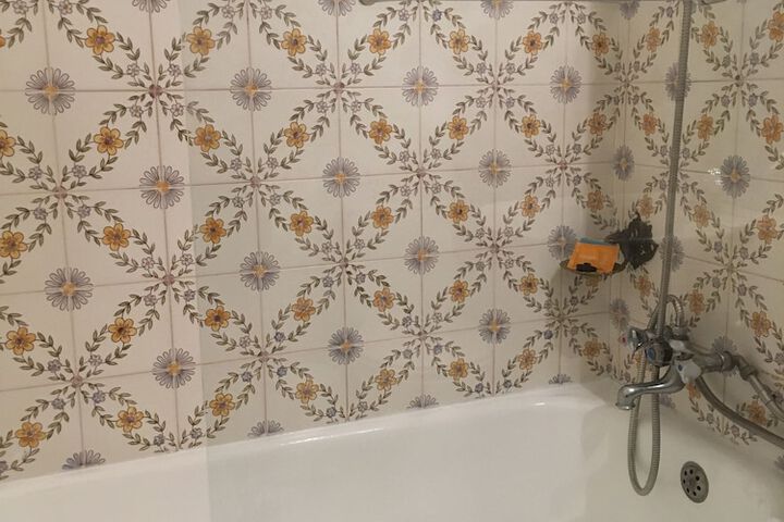 Room 42 of 83