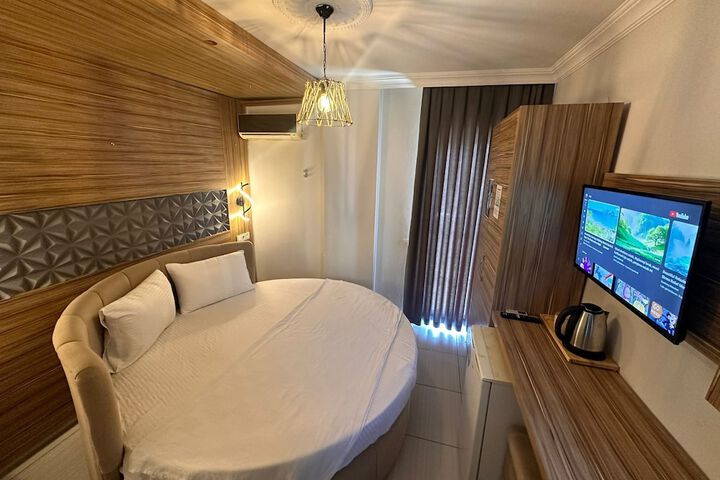 Room 22 of 68