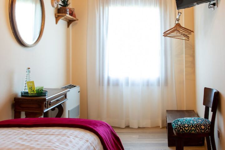 Room 4 of 61