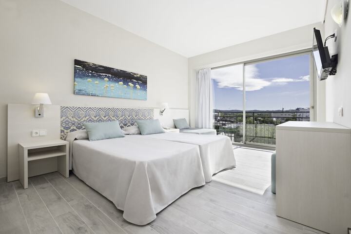 Room 8 of 29