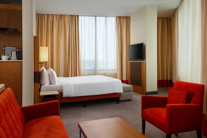Room 34 of 34