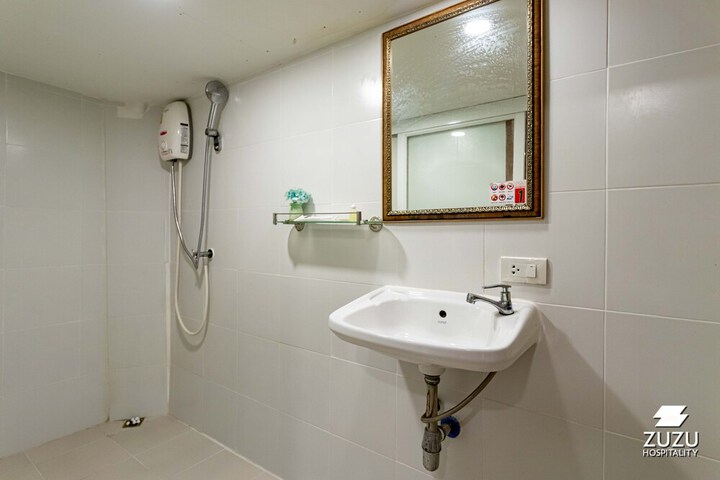 Room 16 of 22