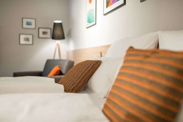 Room 21 of 40