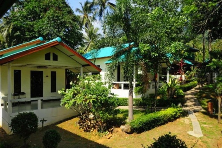 Room 8 of 33