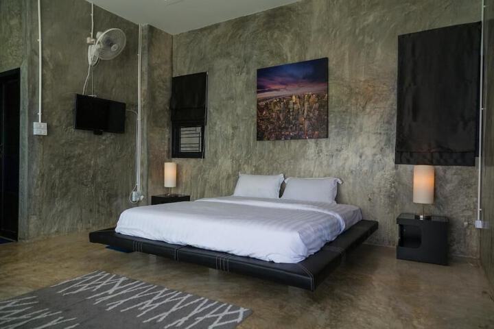 Room 55 of 117
