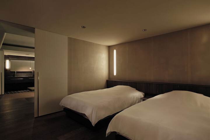 Room 11 of 47