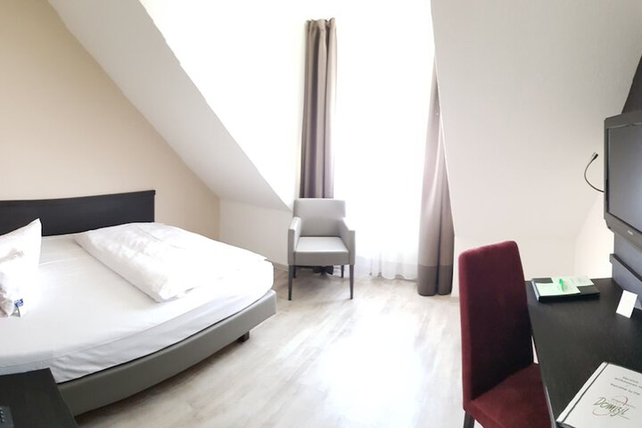 Room 16 of 63
