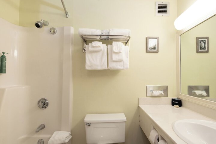 Room 75 of 108