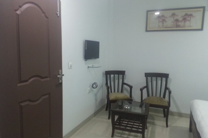 Room 12 of 25