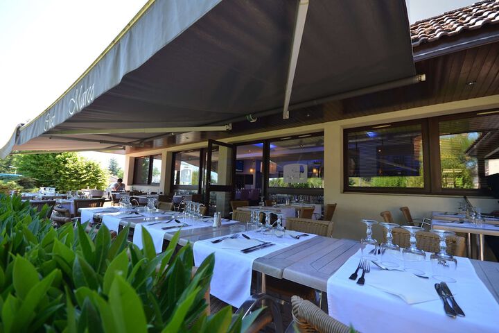 Dining 37 of 63