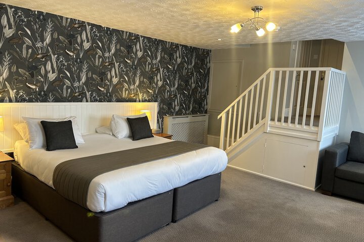 Room 4 of 84
