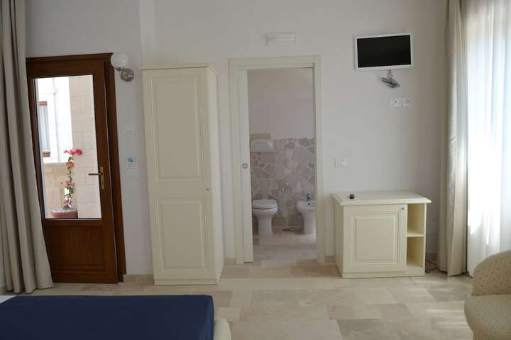 Room 20 of 65