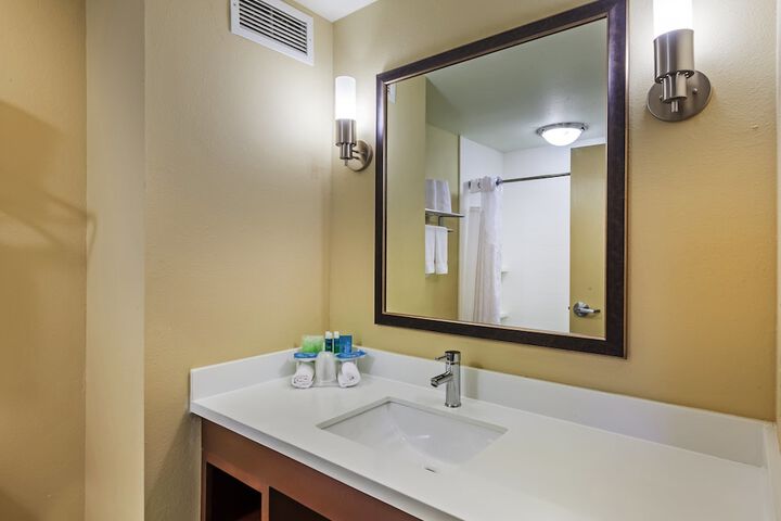 Clean Restrooms