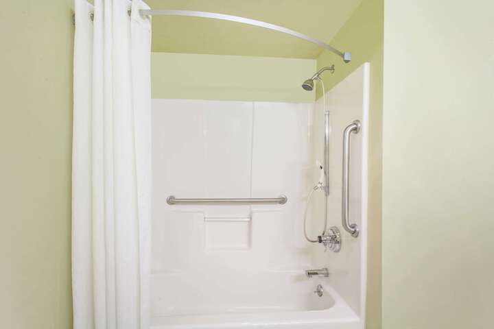 1 Queen Bed Mobility Accessible Bathtub with Grab Bars (2 of 11)