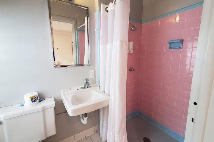 Room 177 of 236