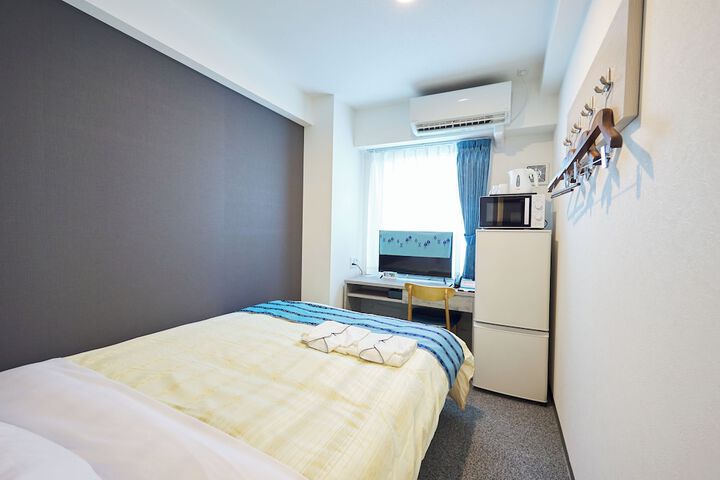 Room 12 of 19