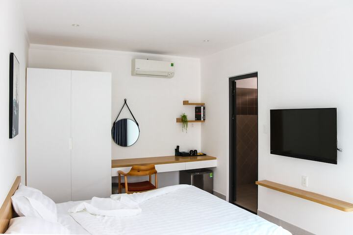 Room 3 of 41