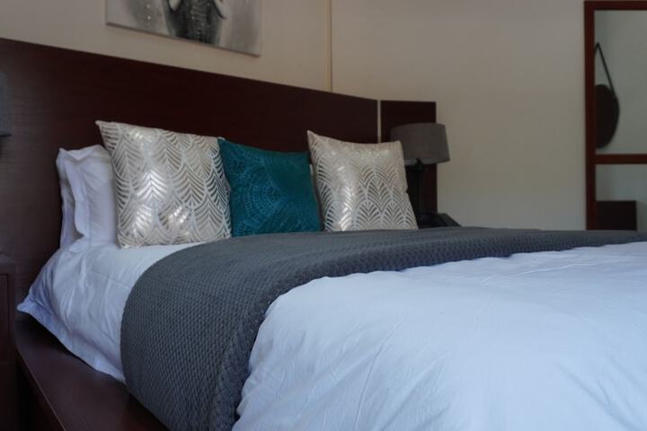 Room 4 of 27