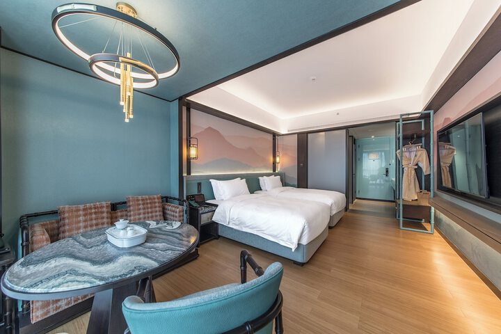 Room 8 of 49