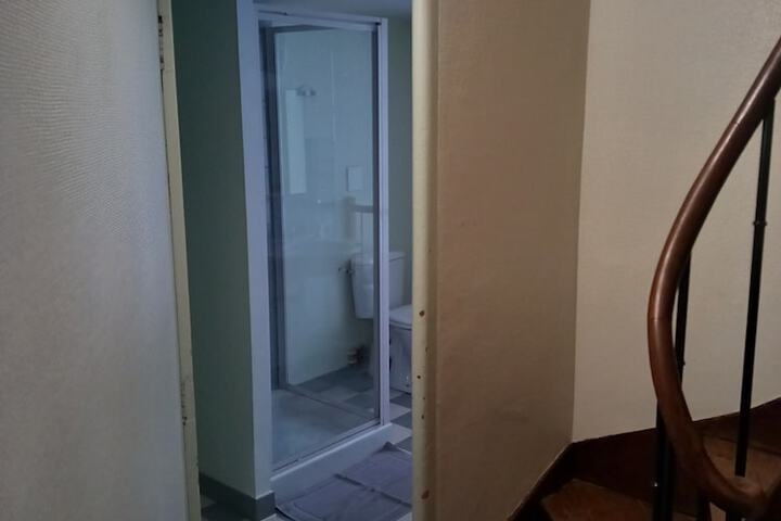 Room 17 of 64