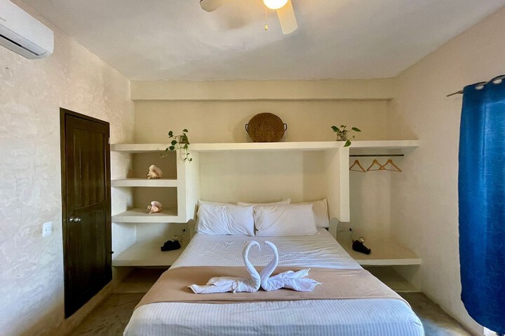 Room 2 of 97
