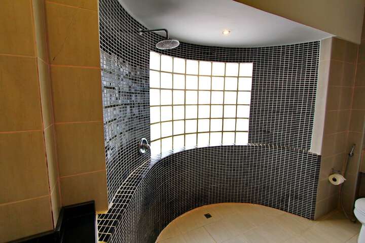 Room 70 of 88