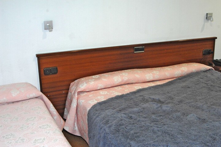 Room 16 of 42