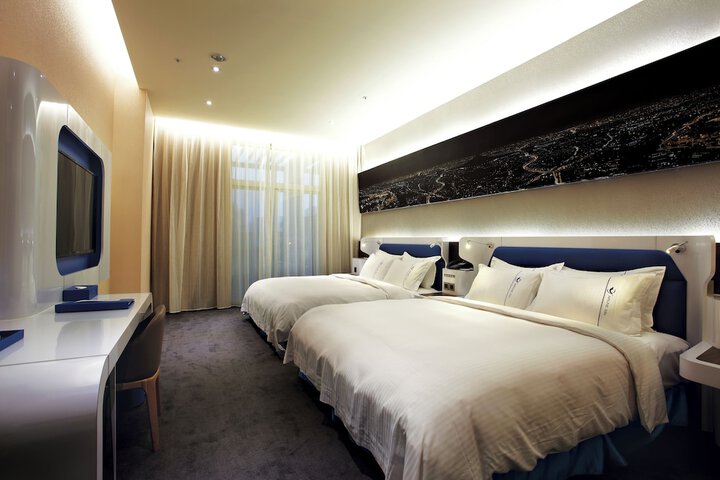 Room 29 of 61