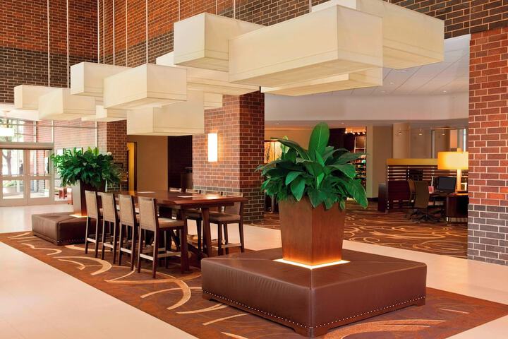 Lobby lounge