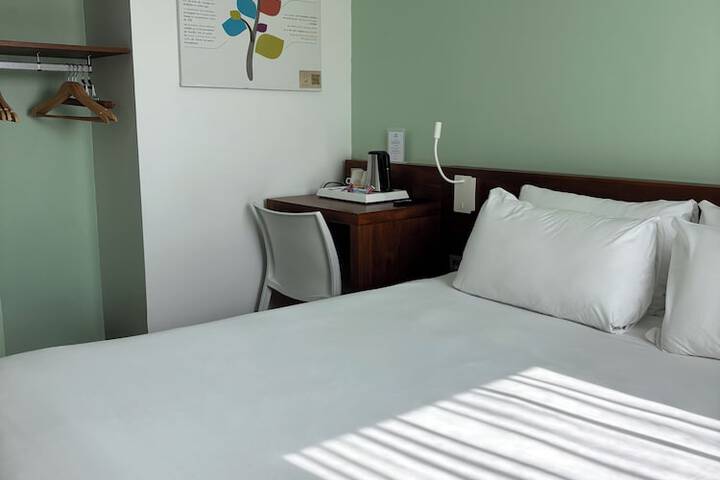 Room 27 of 74