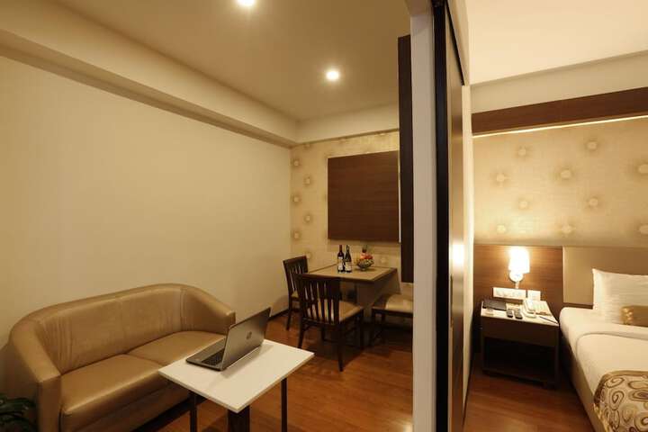 Room 12 of 44