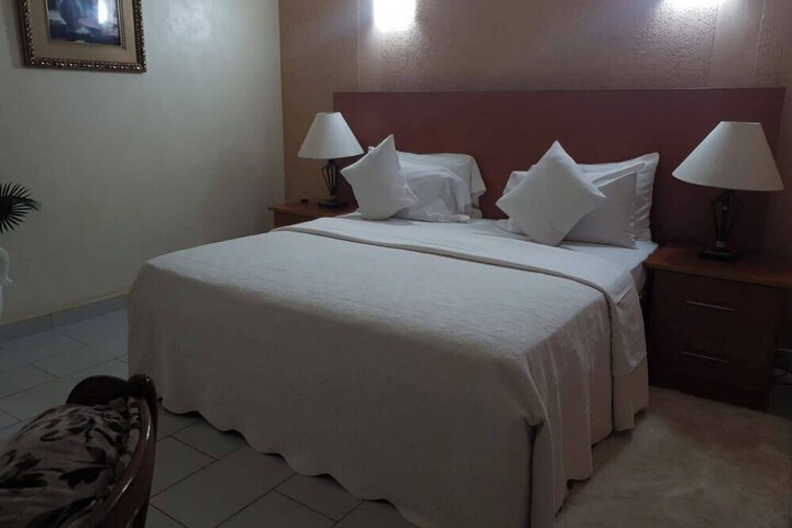 Room 7 of 75