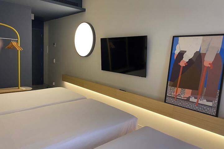 Room 41 of 265