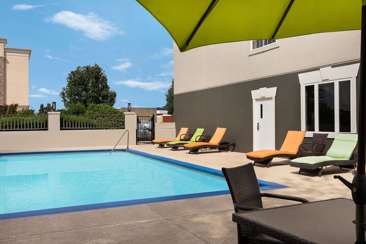Pool 20 of 32