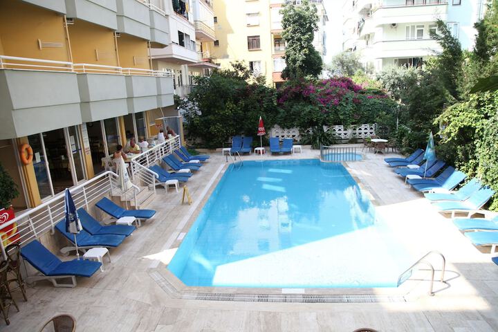 Hotel with Pool