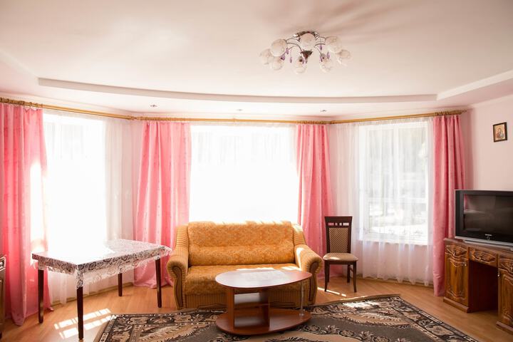 Room 6 of 44