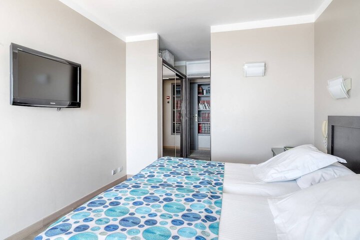 Room 12 of 56