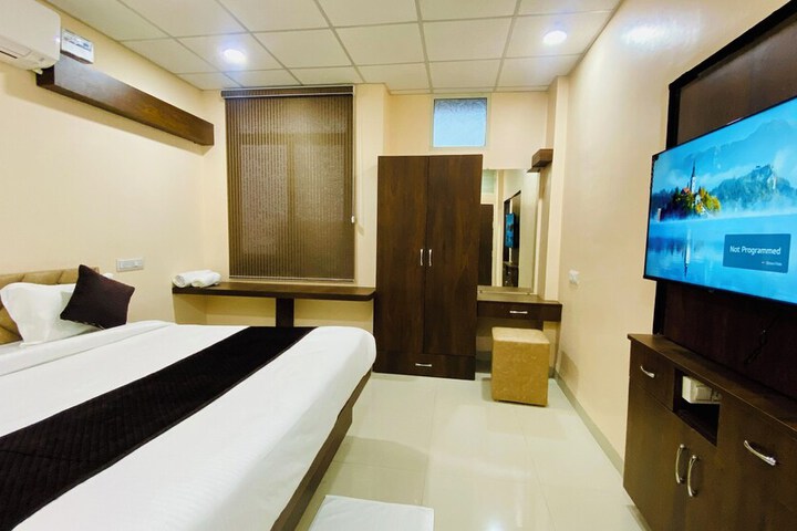 Room 10 of 51