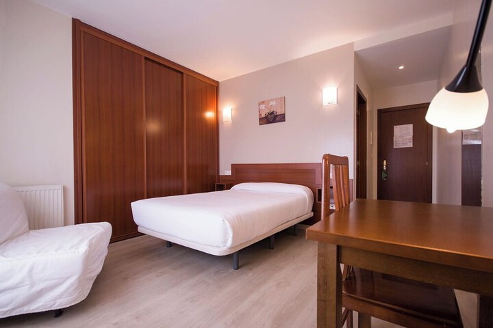 Room 13 of 38