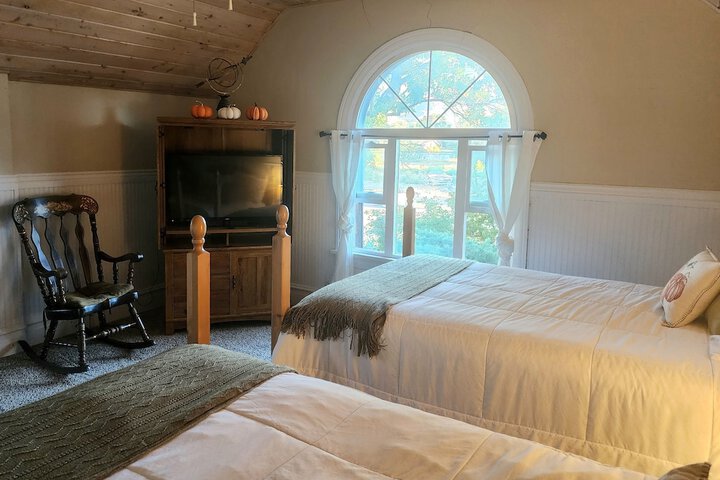 Room 4 of 25