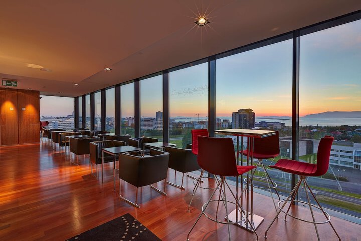 Lounge 116 of 119