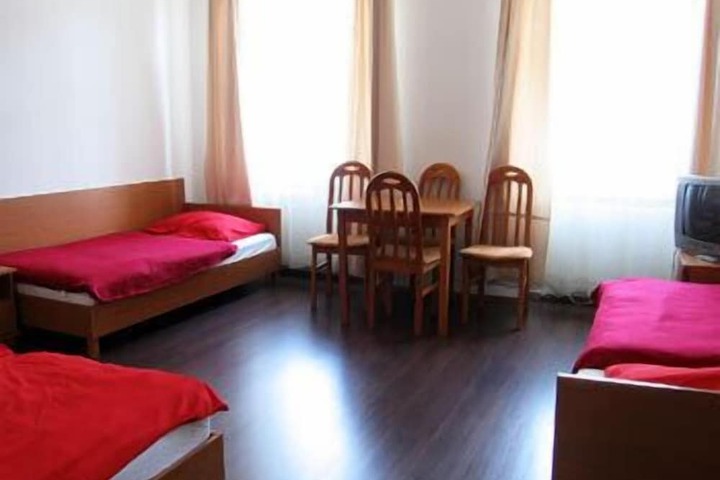 Room 17 of 31