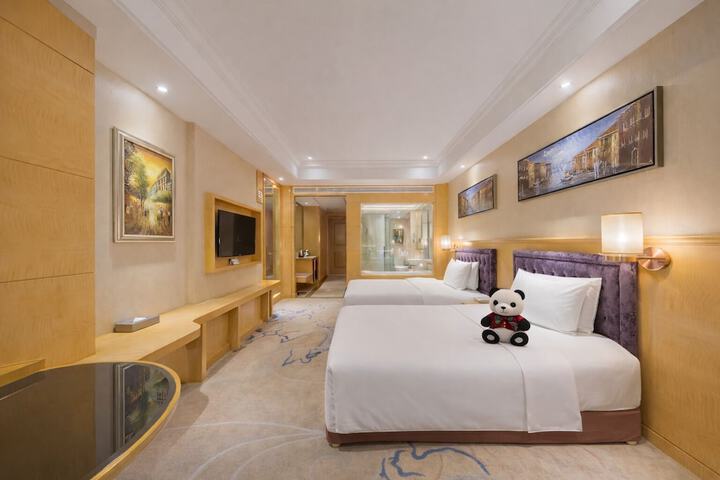 Room 19 of 53