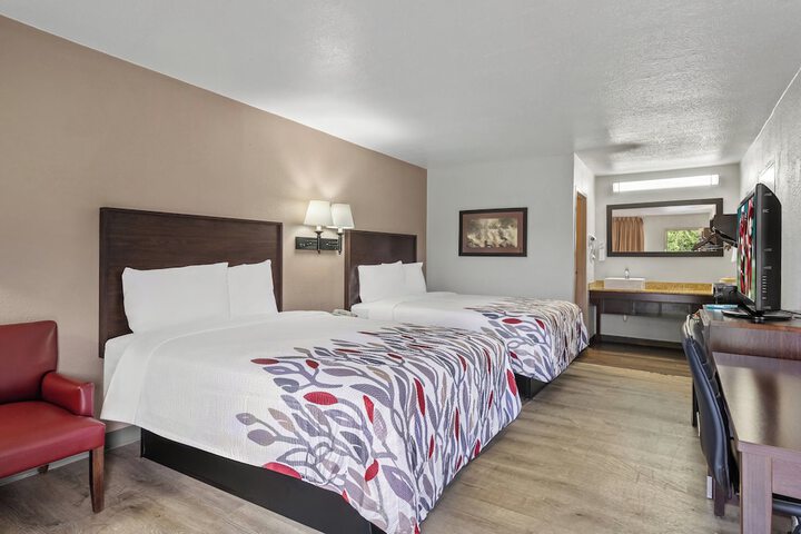 ADA Accessible Queen Bed (6 of 13)