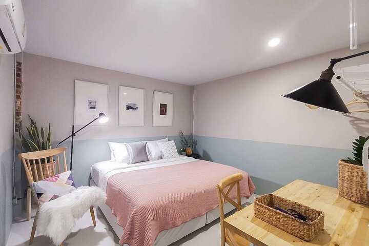 Room 2 of 37