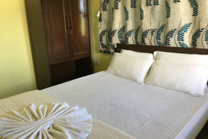 Room 14 of 25
