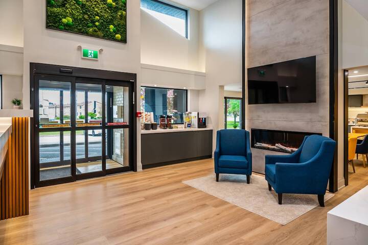 Hotel Lobby