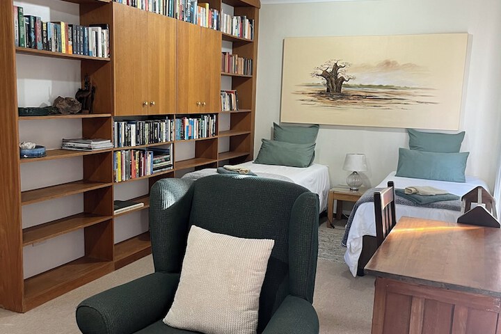 Room 6 of 28